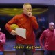 实至名归！赛后马龙在更衣室将比赛用球交给约基奇